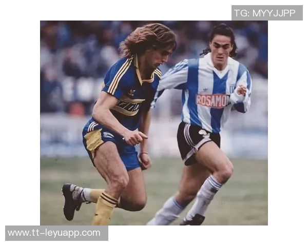 阿根廷足球传奇巴蒂与肯佩斯同框共庆世界杯抽签盛典