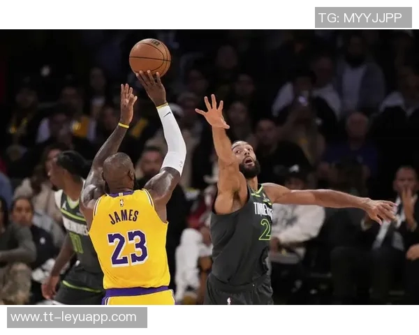 戈贝尔强调球队需保持进攻侵略性与流畅运转的双重目标 戈贝尔强调球队需保持进攻侵略性与流畅运转的双重目标