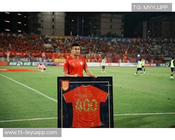 黄希扬谈转型与本土人才培养期望留在铜梁龙为重庆足球贡献力量